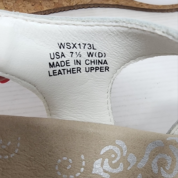 New White Wedge Sandal Memory Foam Comfortable Cork Heel Size 7.5 - Picture 6 of 7